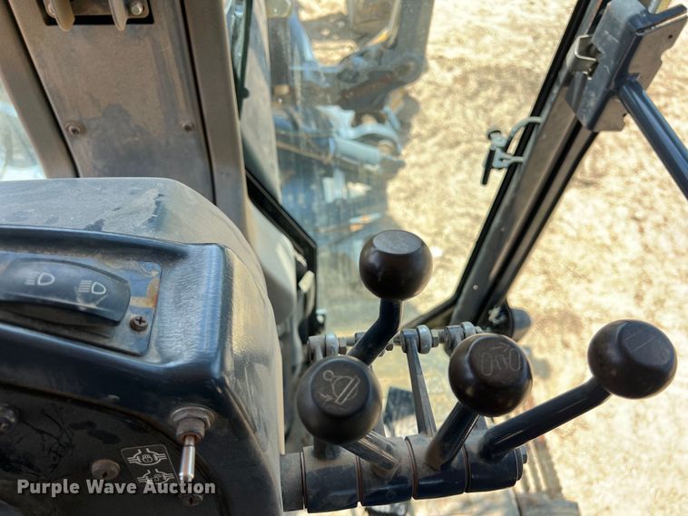 image for item LU9936 2011 John Deere  772G motor grader