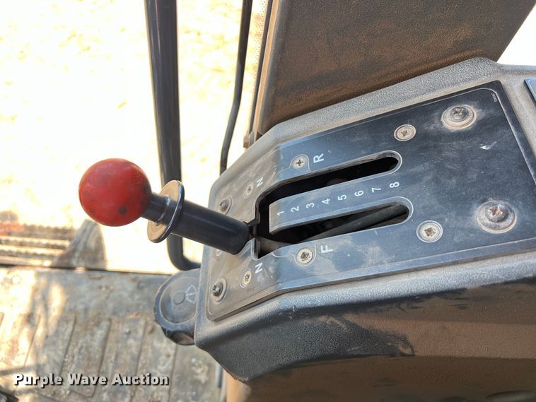 image for item LU9936 2011 John Deere  772G motor grader