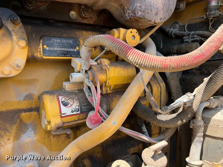 image for item LU9936 2011 John Deere  772G motor grader