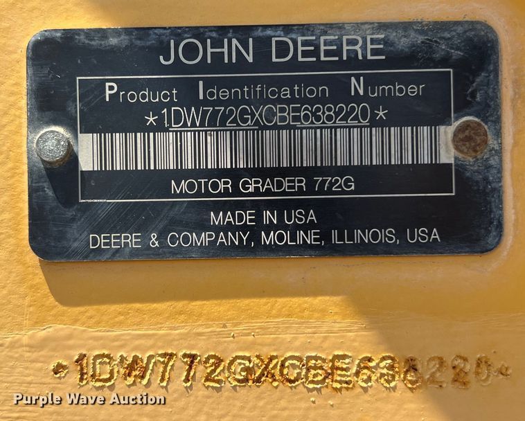 image for item LU9936 2011 John Deere  772G motor grader