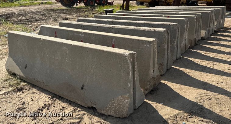 image for item MU9803 (11) concrete barriers 