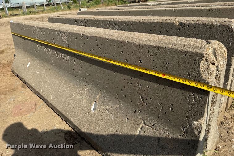 image for item MU9803 (11) concrete barriers 