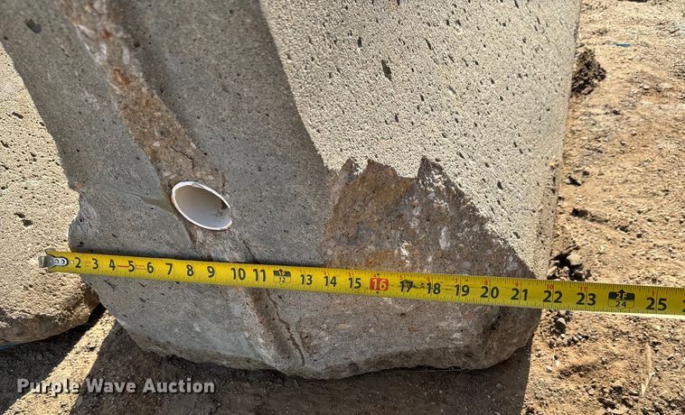 image for item MU9803 (11) concrete barriers 