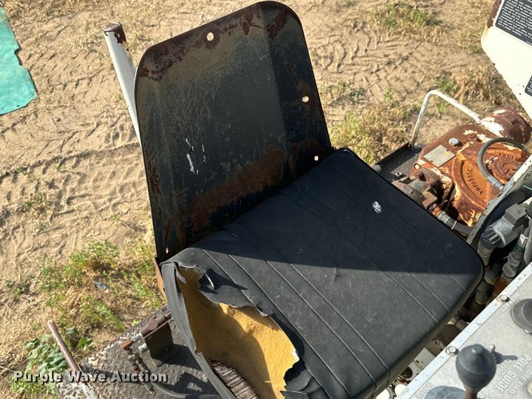 image for item MU9805 1995 Ford  F800 digger derrick truck