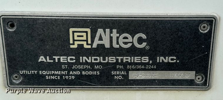 image for item MU9805 1995 Ford  F800 digger derrick truck