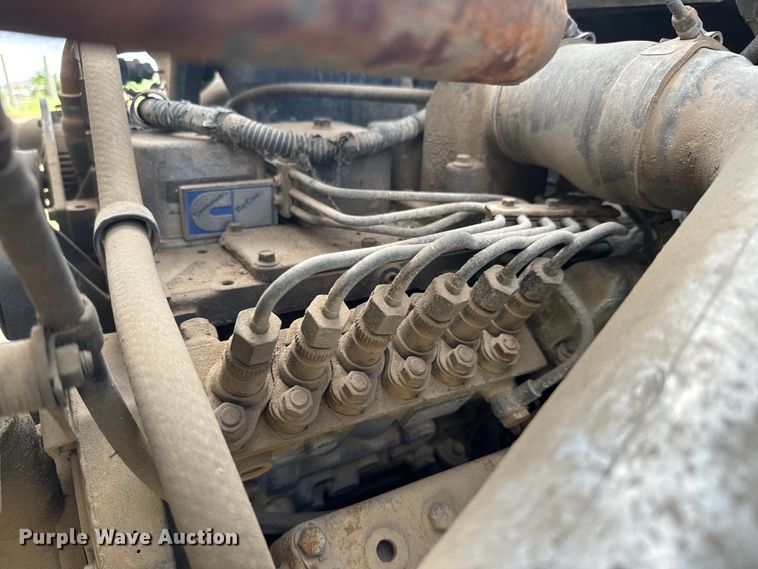 image for item MU9805 1995 Ford  F800 digger derrick truck