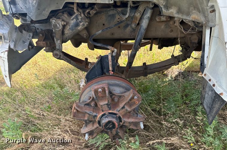 image for item MU9805 1995 Ford  F800 digger derrick truck