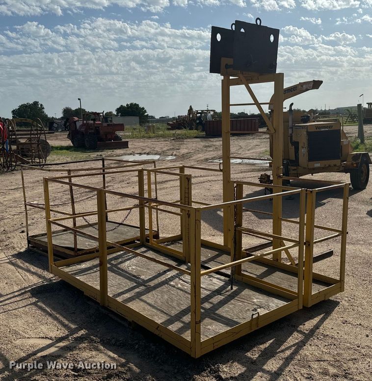 image for item MU9860 (2) man baskets