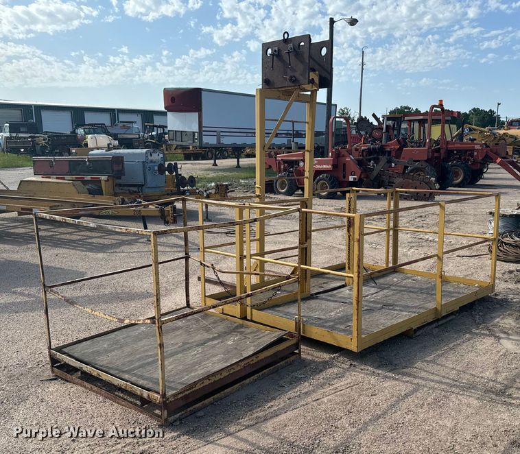 image for item MU9860 (2) man baskets