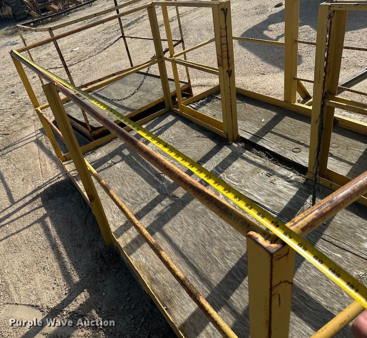 image for item MU9860 (2) man baskets