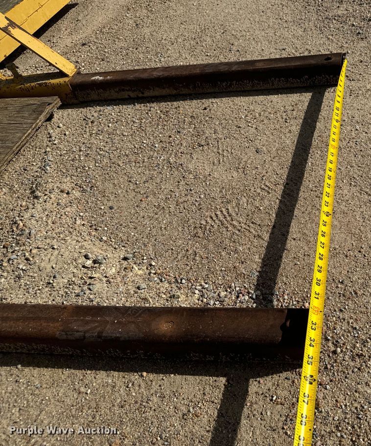 image for item MU9860 (2) man baskets