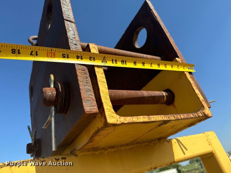 image for item MU9860 (2) man baskets