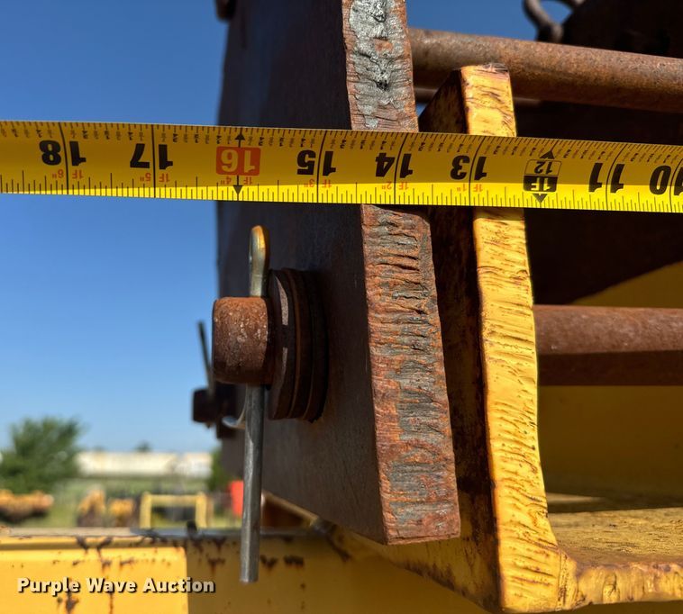 image for item MU9860 (2) man baskets