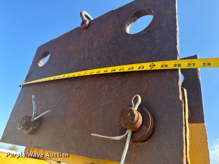 image for item MU9860 (2) man baskets