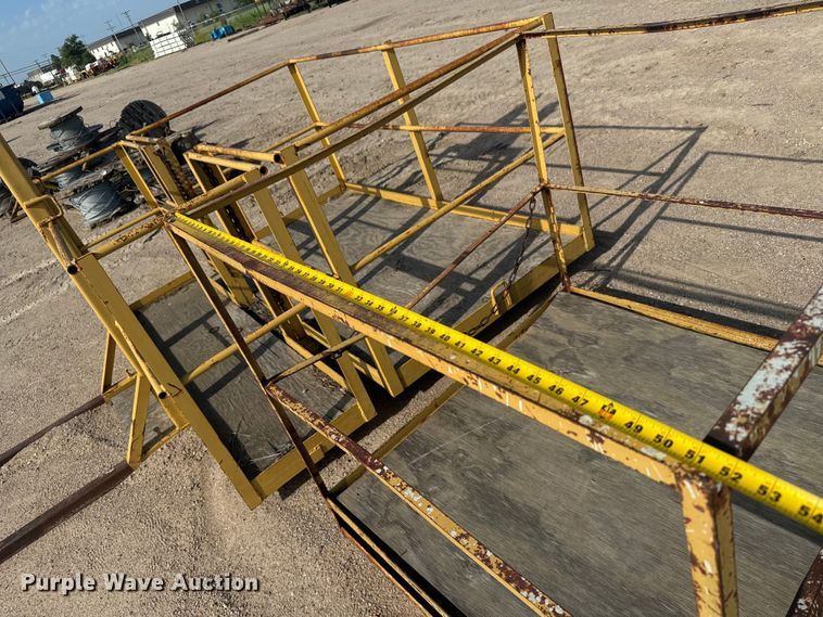 image for item MU9860 (2) man baskets