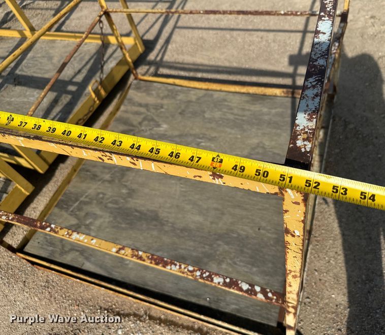 image for item MU9860 (2) man baskets