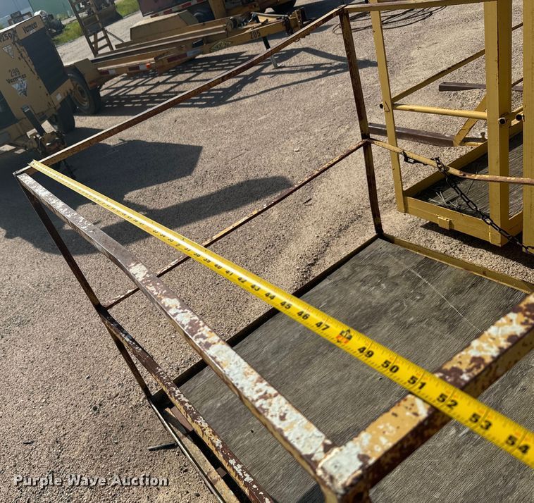 image for item MU9860 (2) man baskets