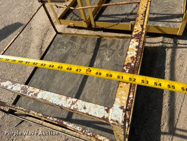 image for item MU9860 (2) man baskets