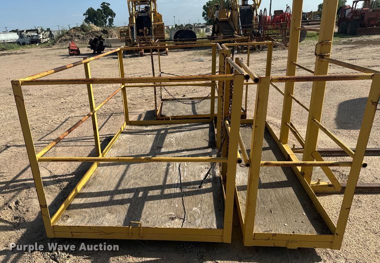 image for item MU9860 (2) man baskets