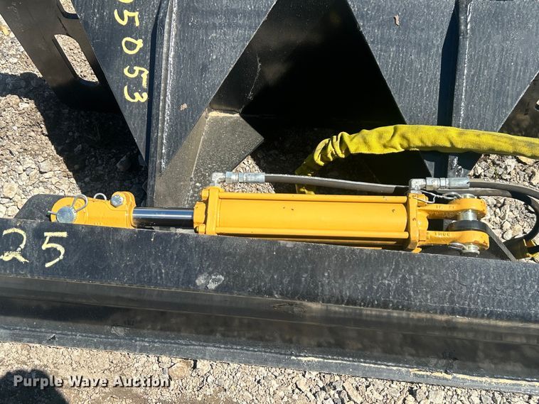 image for item NB9431 Skid steer dozer blade
