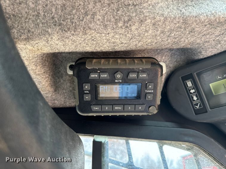 image for item ND9051 2020 John Deere 332G skid steer loader