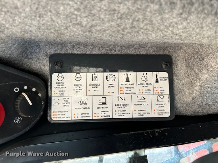 image for item ND9051 2020 John Deere 332G skid steer loader