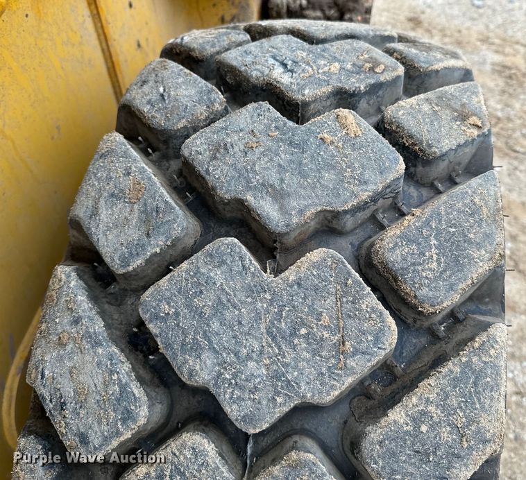 image for item ND9051 2020 John Deere 332G skid steer loader