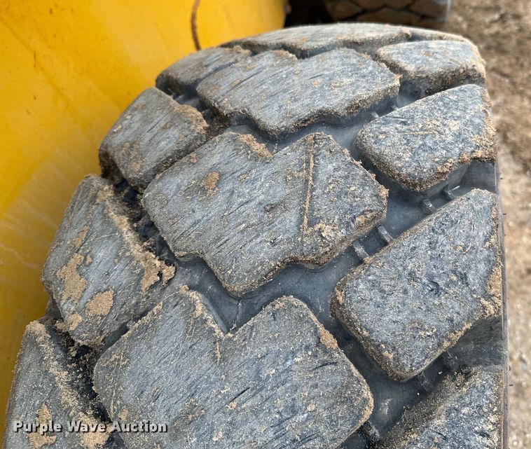 image for item ND9051 2020 John Deere 332G skid steer loader