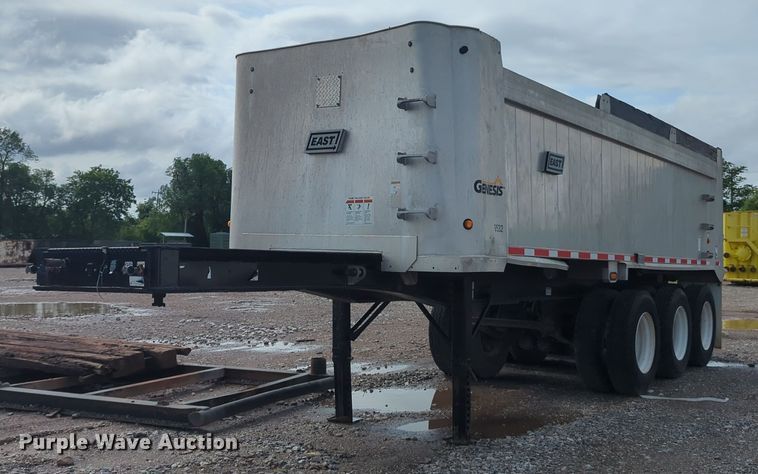 image for item NG9799 2017 East end dump trailer
