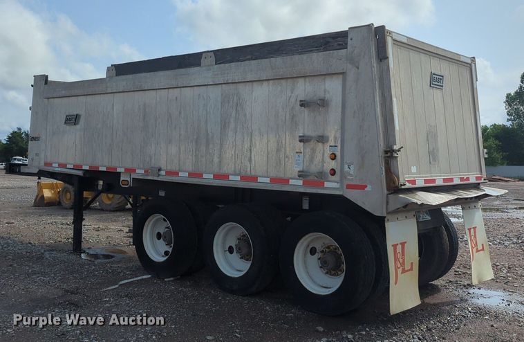 image for item NG9799 2017 East end dump trailer