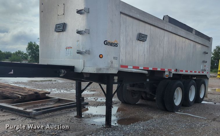 image for item NG9799 2017 East end dump trailer