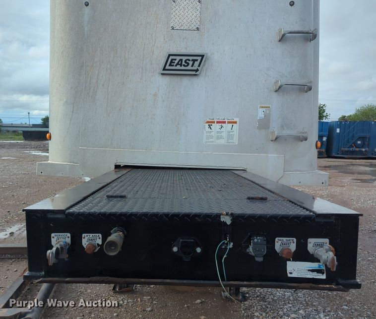 image for item NG9799 2017 East end dump trailer