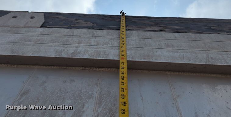 image for item NG9799 2017 East end dump trailer