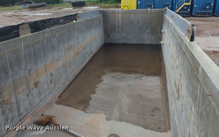 image for item NG9799 2017 East end dump trailer