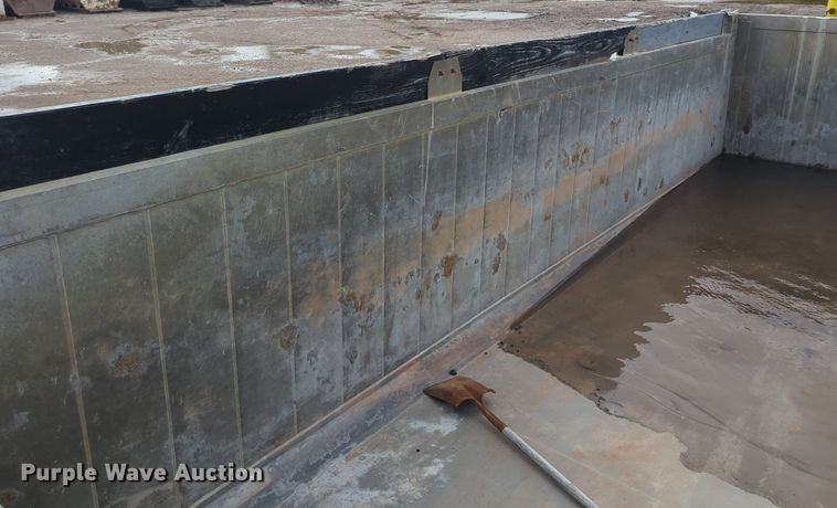 image for item NG9799 2017 East end dump trailer