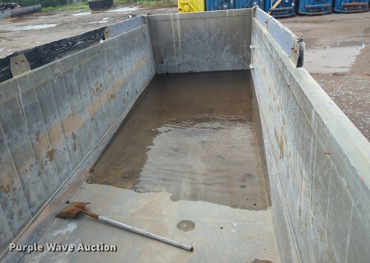 image for item NG9799 2017 East end dump trailer