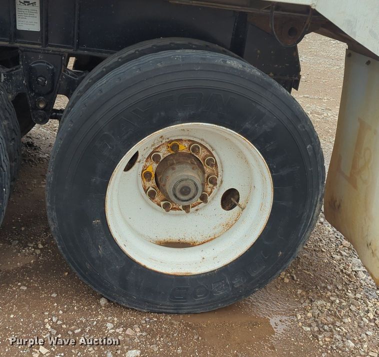 image for item NG9799 2017 East end dump trailer