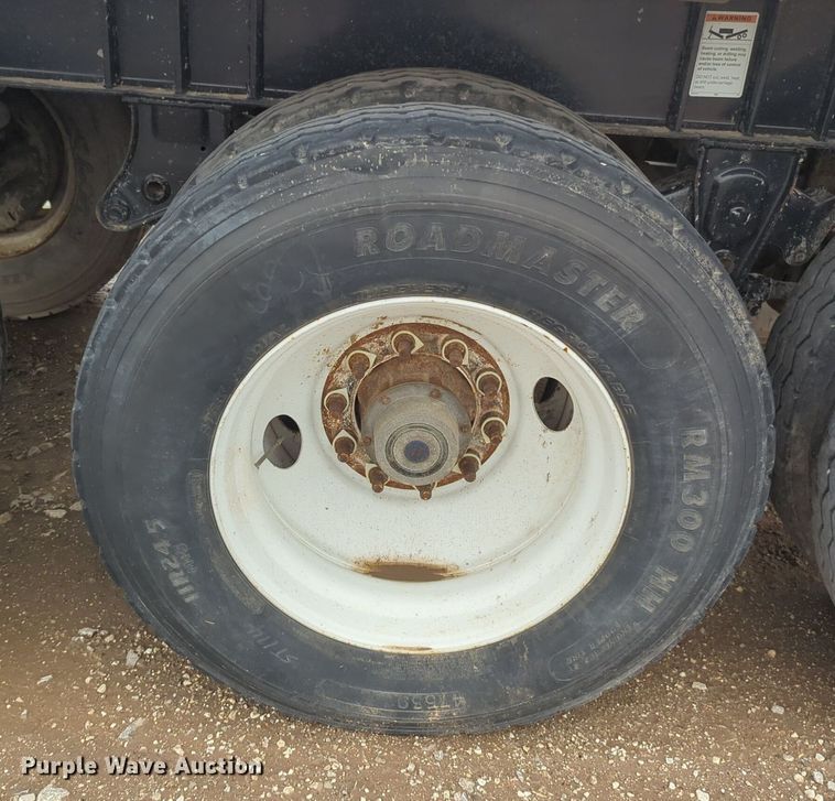 image for item NG9799 2017 East end dump trailer