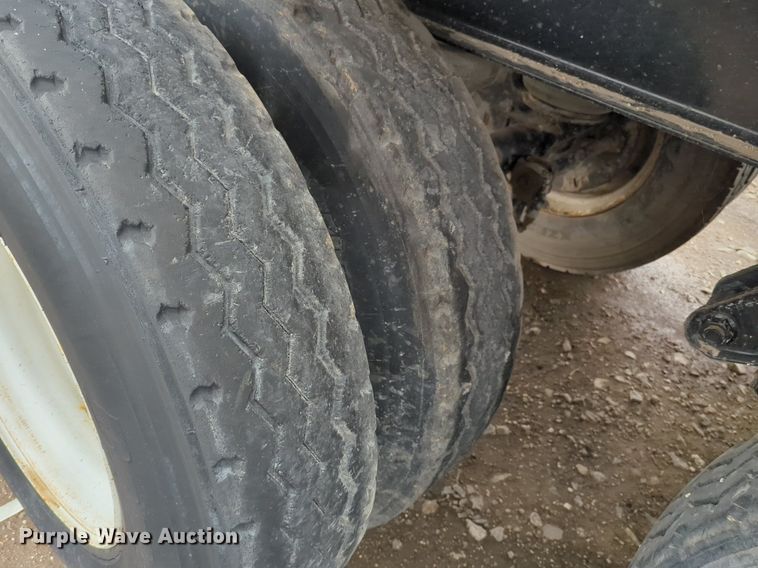 image for item NG9799 2017 East end dump trailer