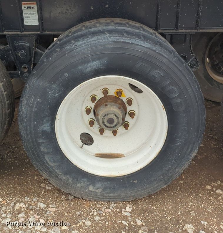 image for item NG9799 2017 East end dump trailer