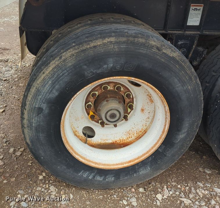 image for item NG9799 2017 East end dump trailer