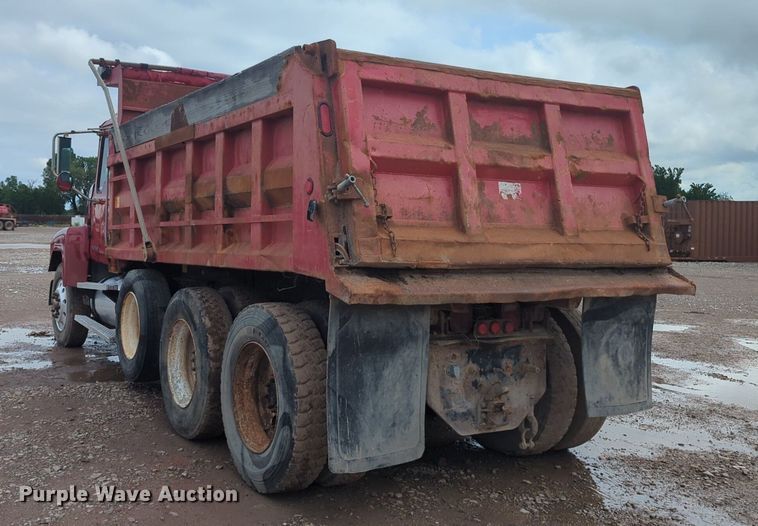 image for item NG9800 2004 Mack CH613 dump truck