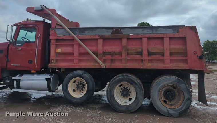 image for item NG9800 2004 Mack CH613 dump truck