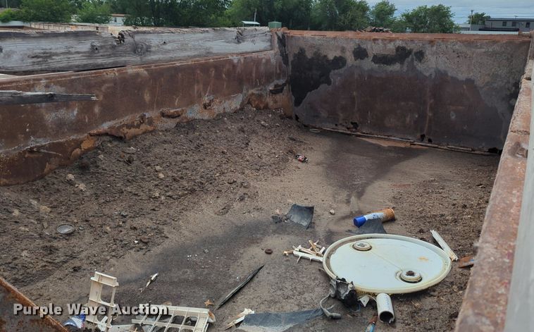 image for item NG9800 2004 Mack CH613 dump truck