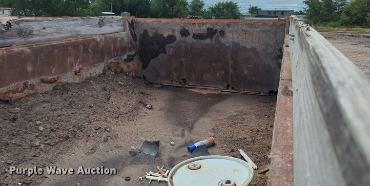 image for item NG9800 2004 Mack CH613 dump truck