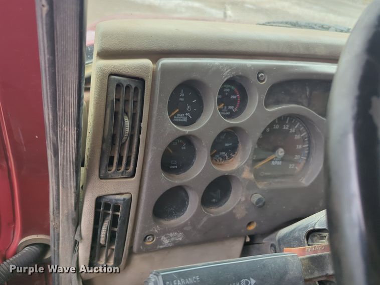 image for item NG9800 2004 Mack CH613 dump truck