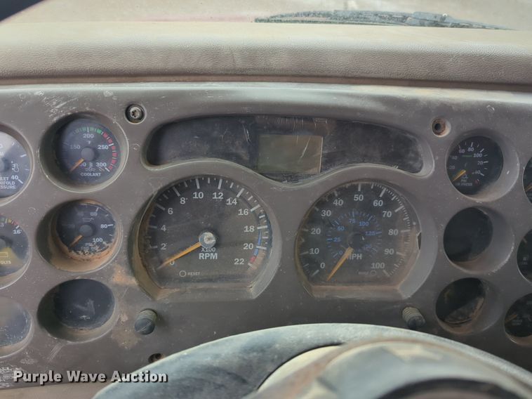 image for item NG9800 2004 Mack CH613 dump truck