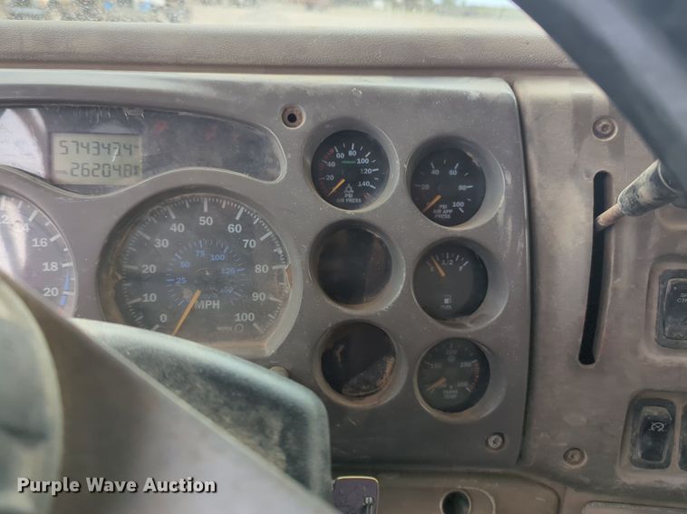 image for item NG9800 2004 Mack CH613 dump truck