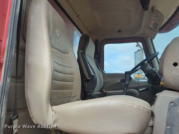 image for item NG9800 2004 Mack CH613 dump truck