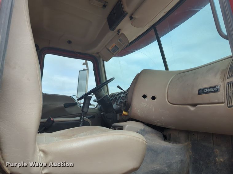 image for item NG9800 2004 Mack CH613 dump truck